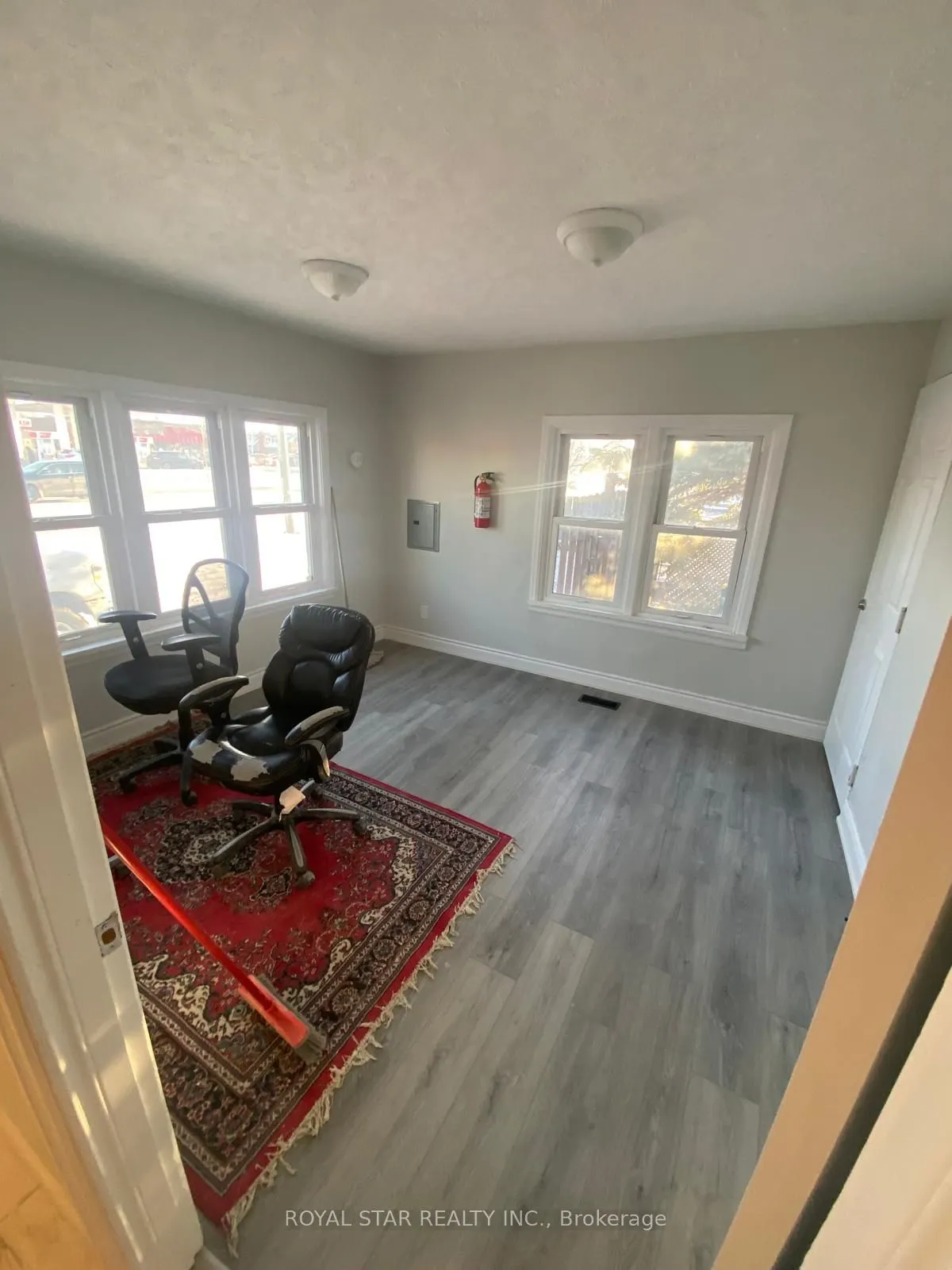 323 Queen Street E