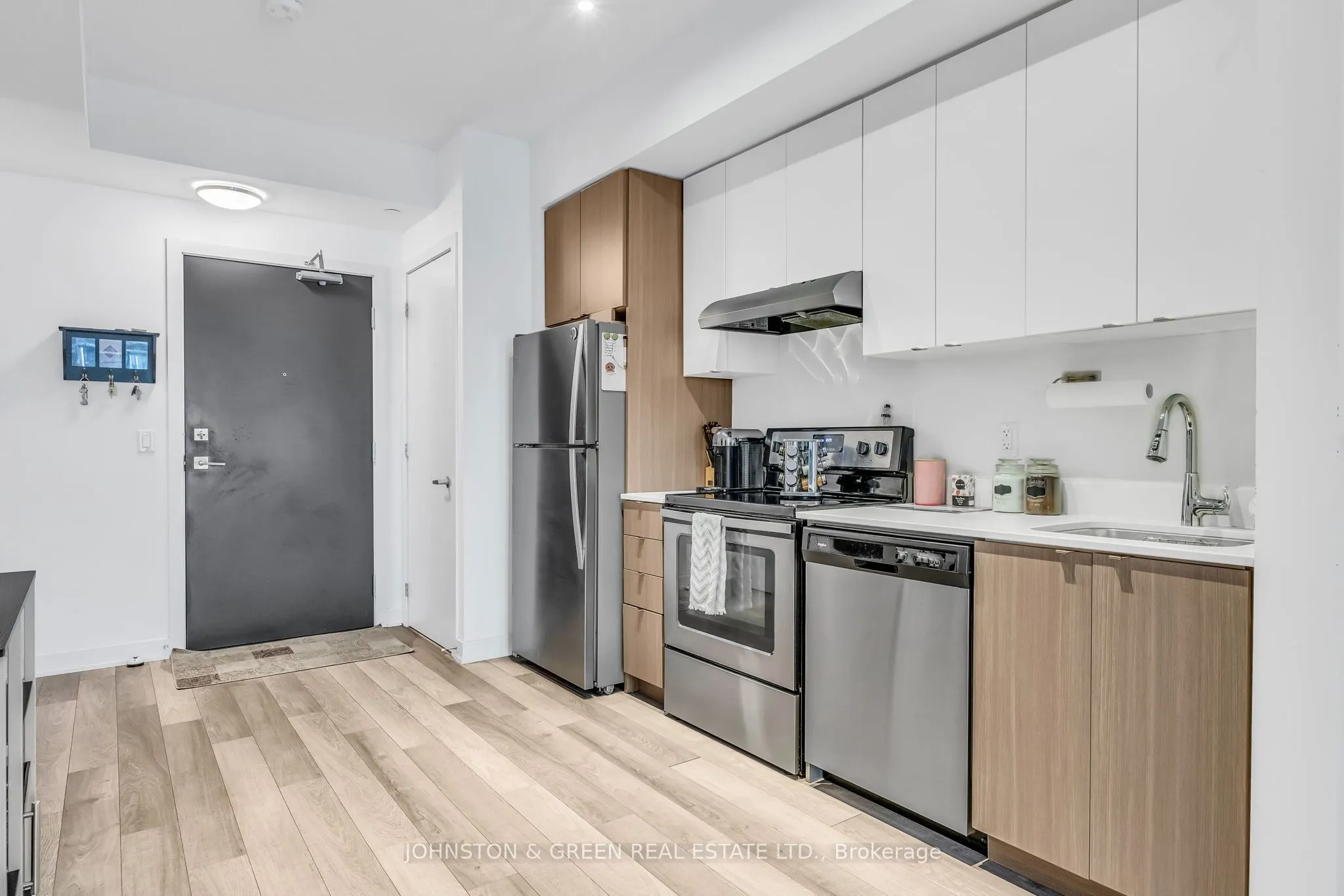 5260 Dundas Street, #C316