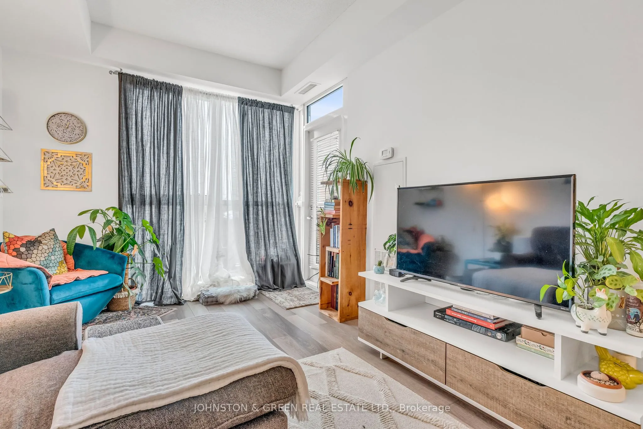 5260 Dundas Street, #C316
