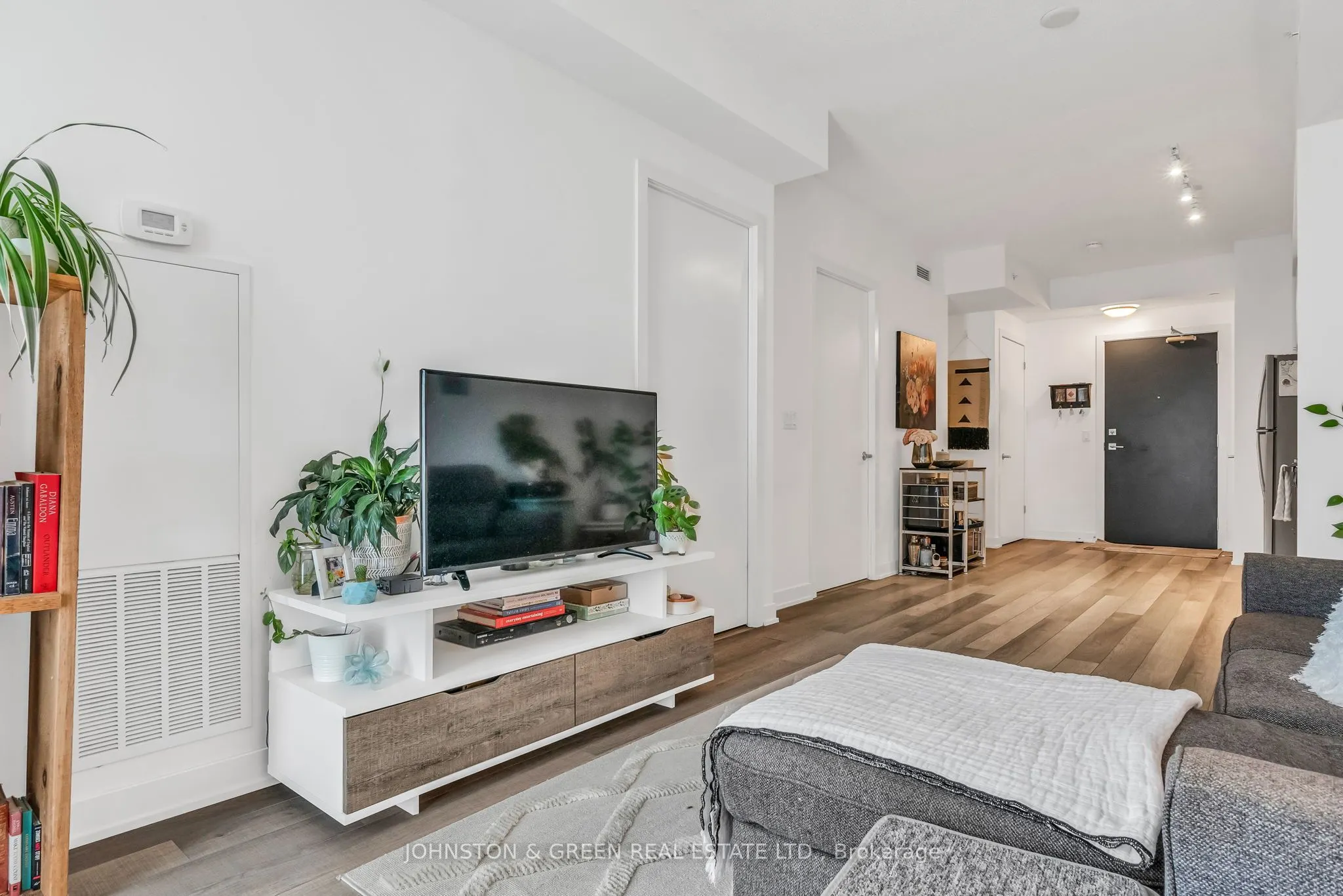 5260 Dundas Street, #C316