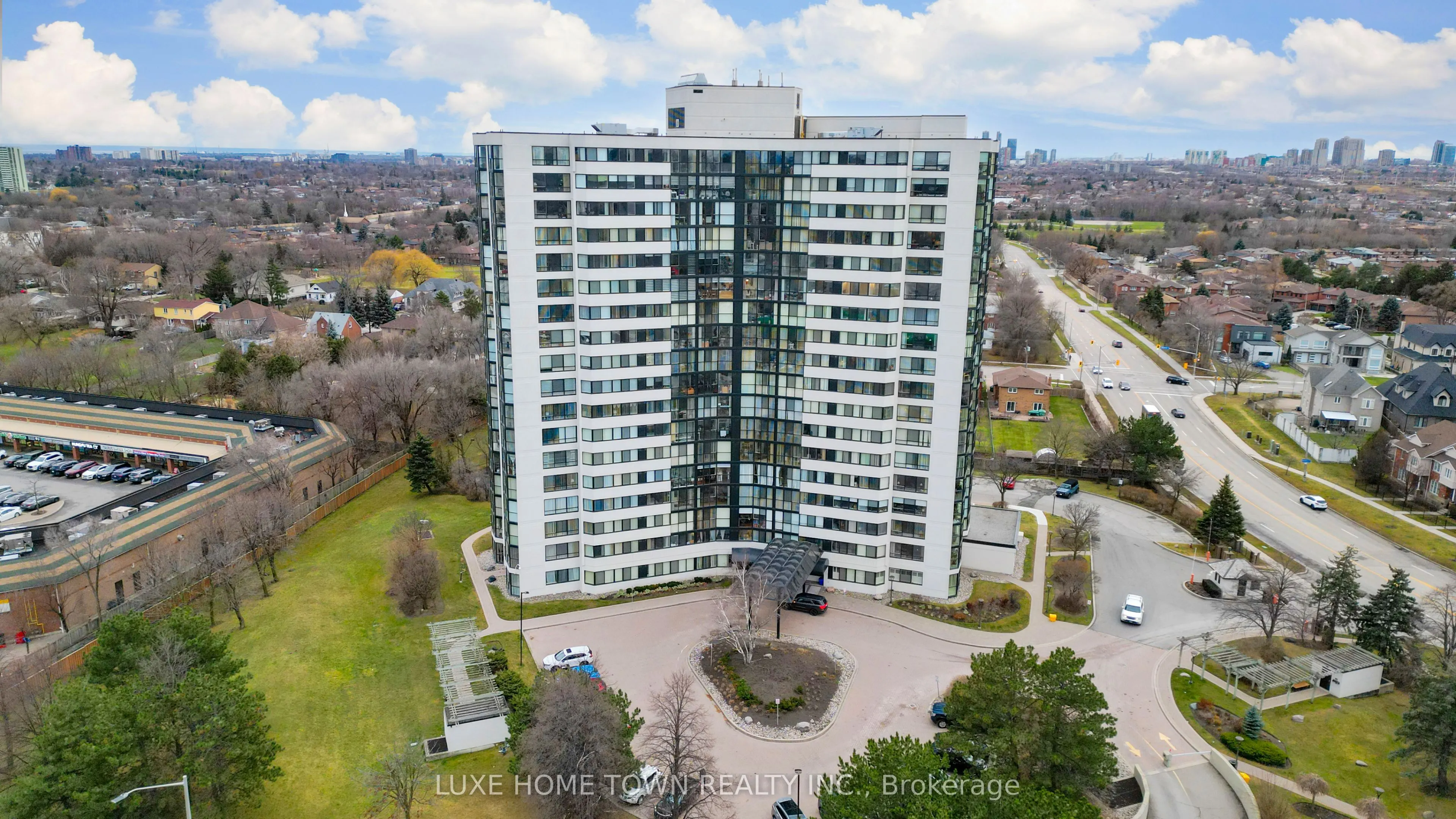 1360 Rathburn Road E, #Ph06