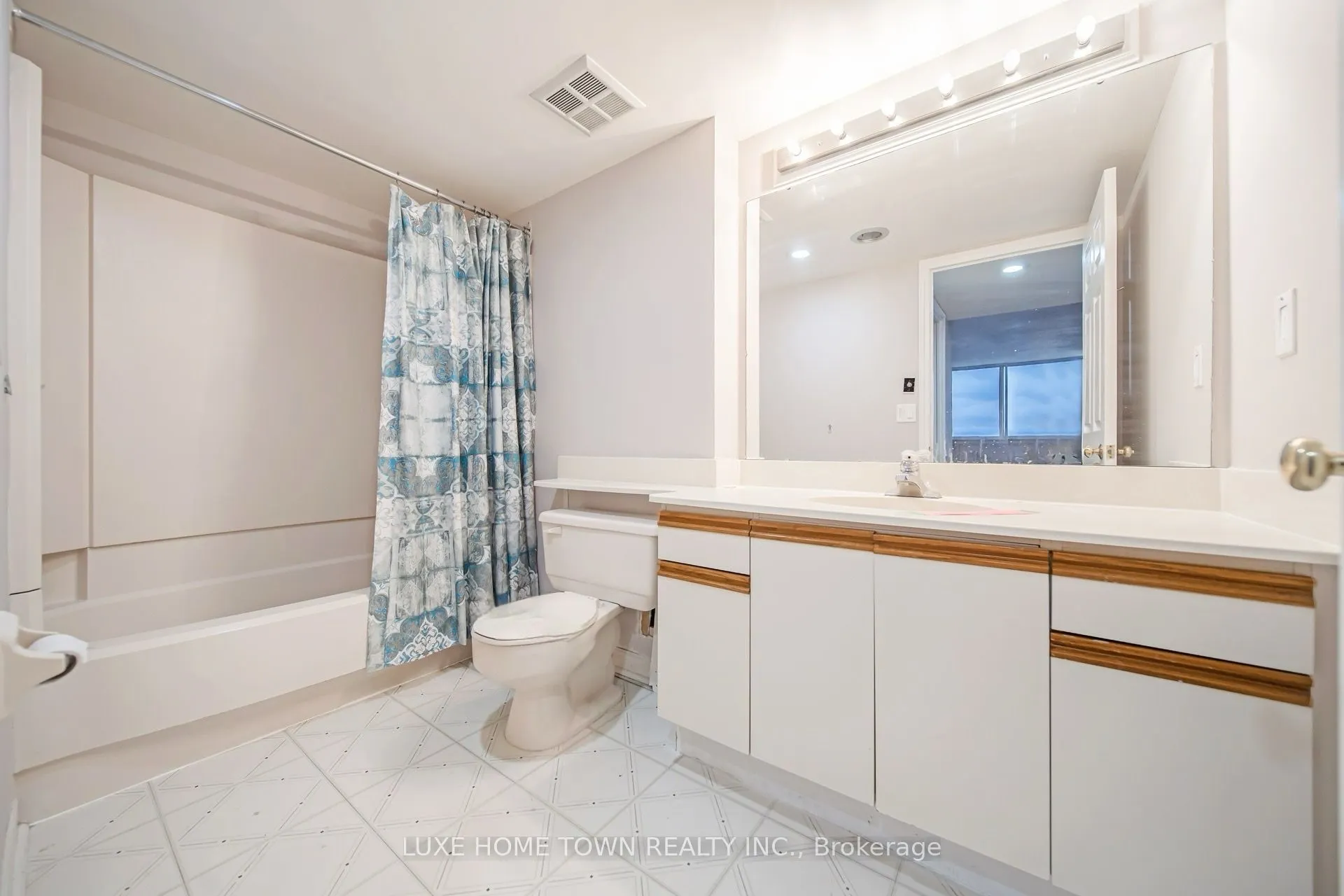 1360 Rathburn Road E, #Ph06