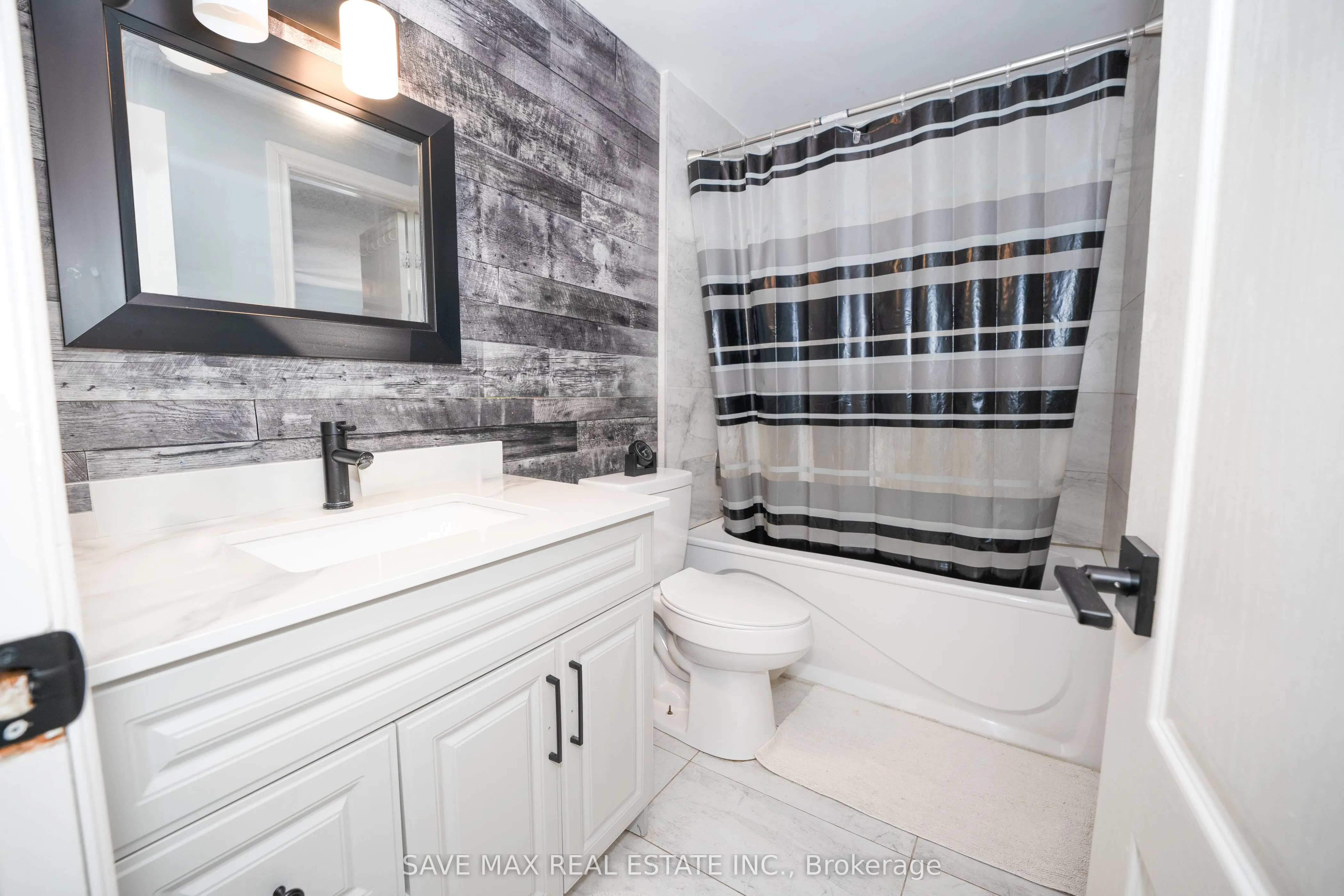26 Gilmore Drive N