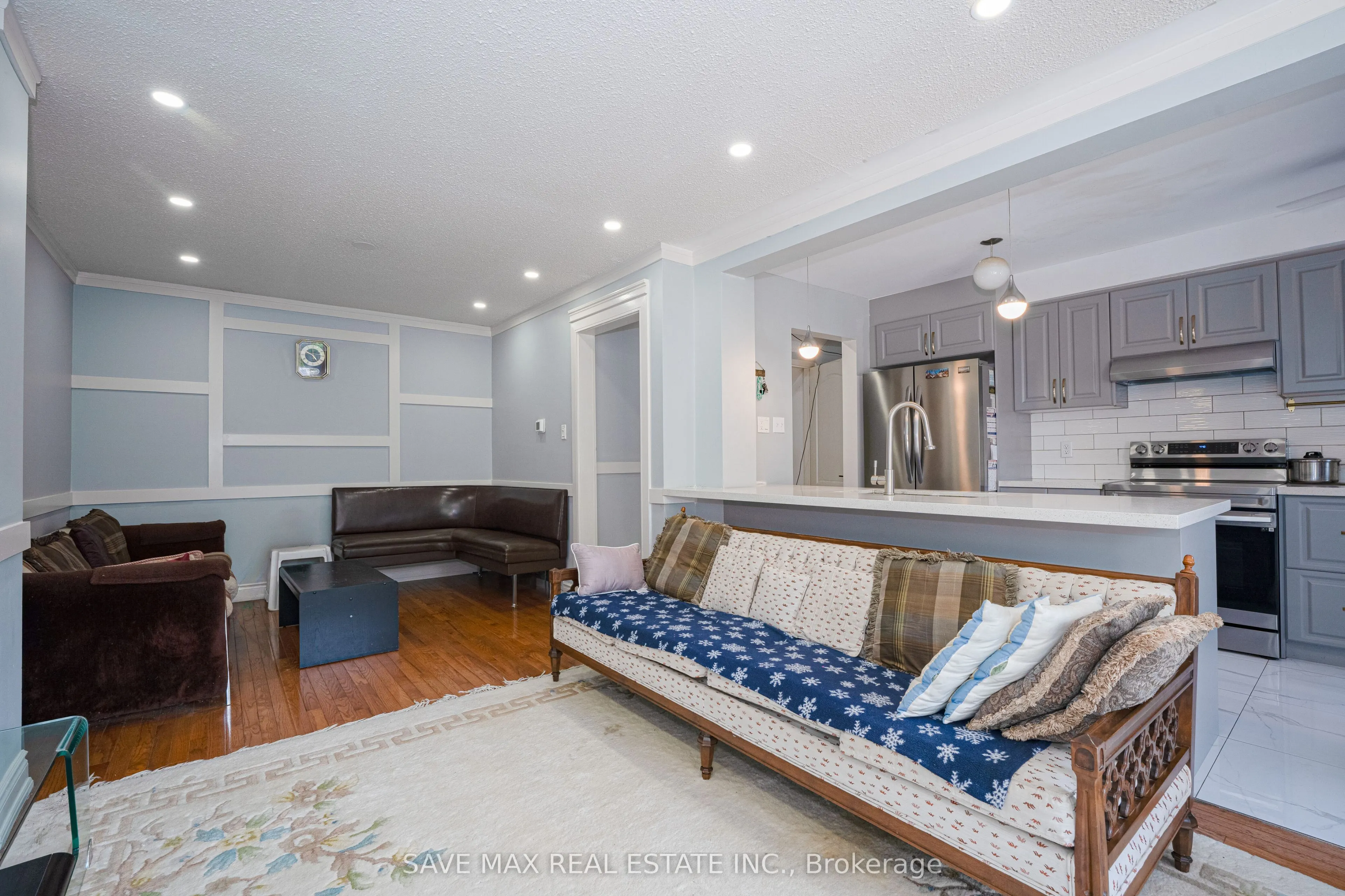 26 Gilmore Drive N