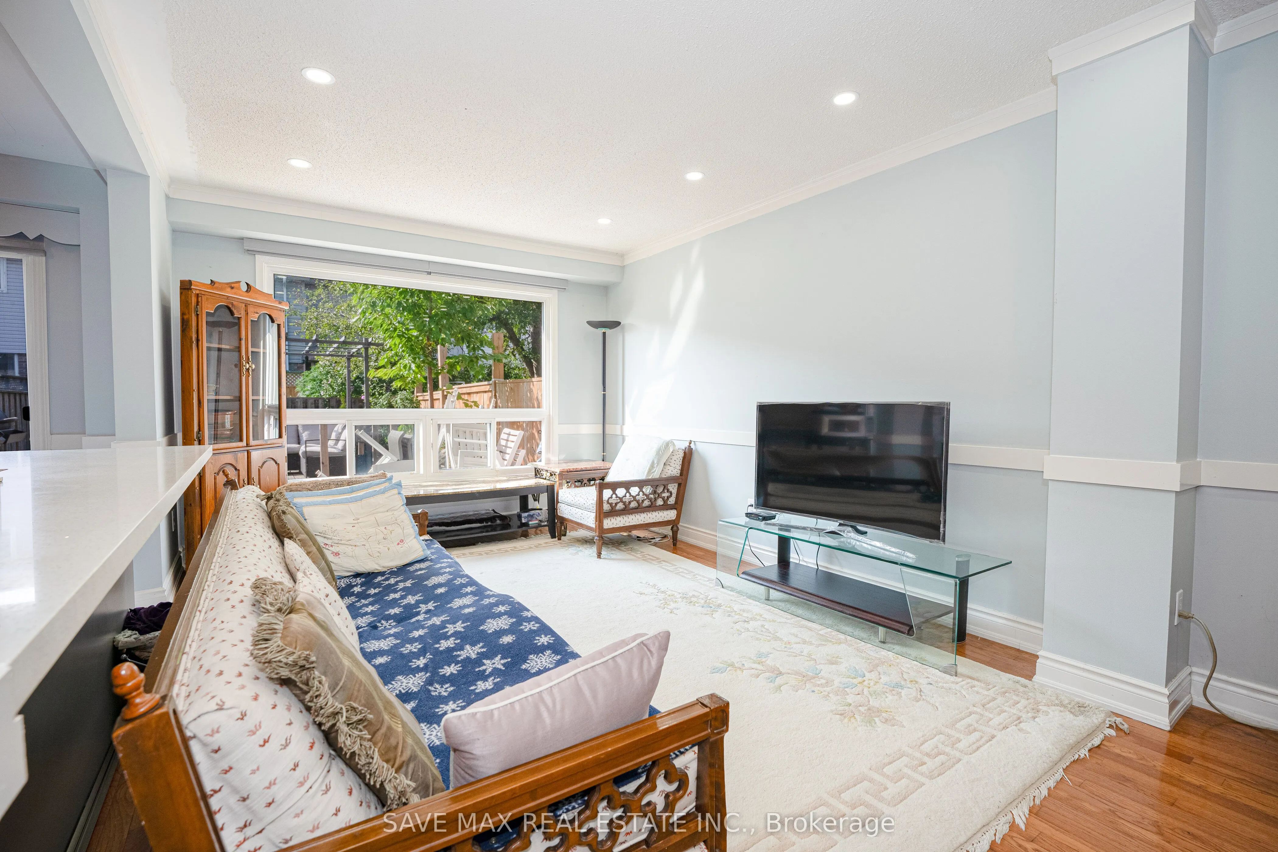 26 Gilmore Drive N
