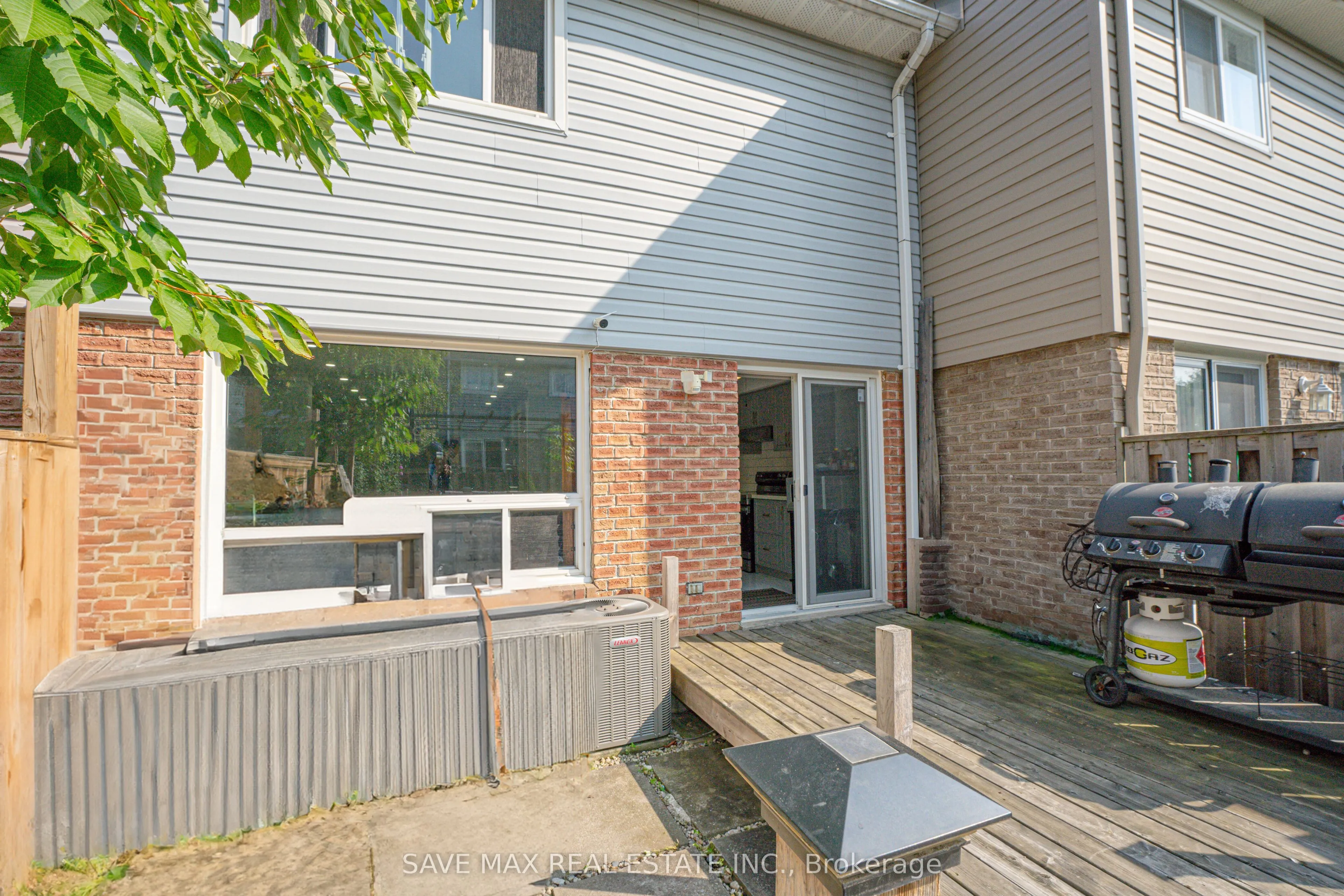 26 Gilmore Drive N