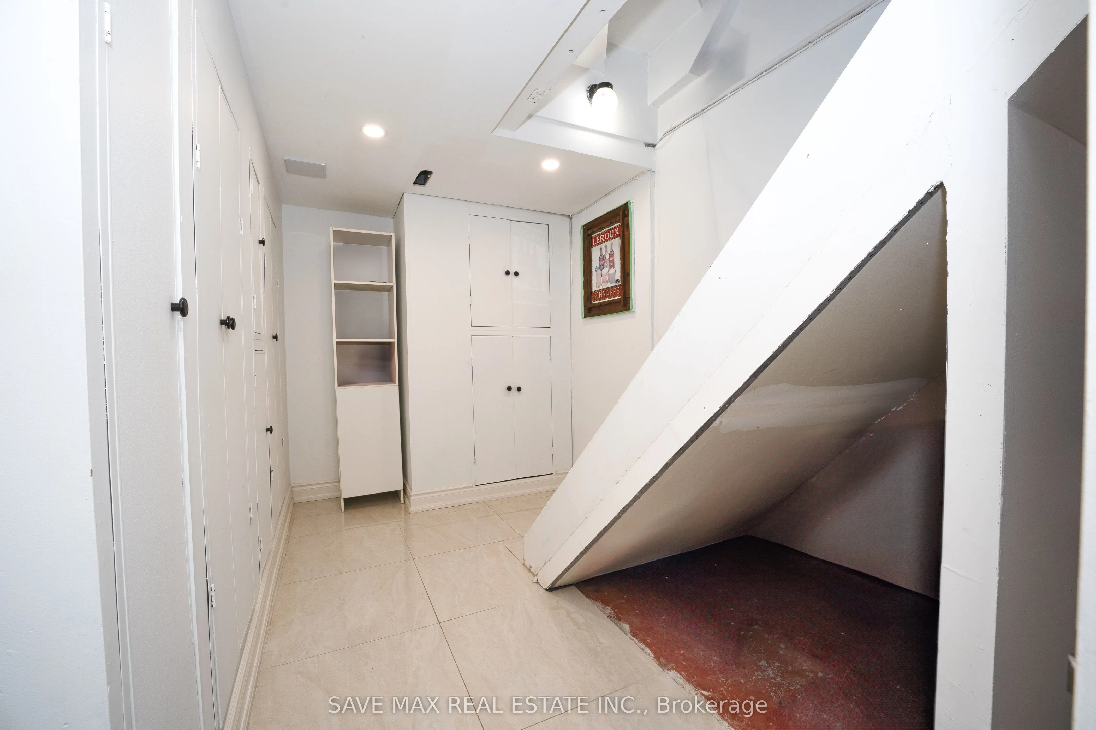 26 Gilmore Drive N