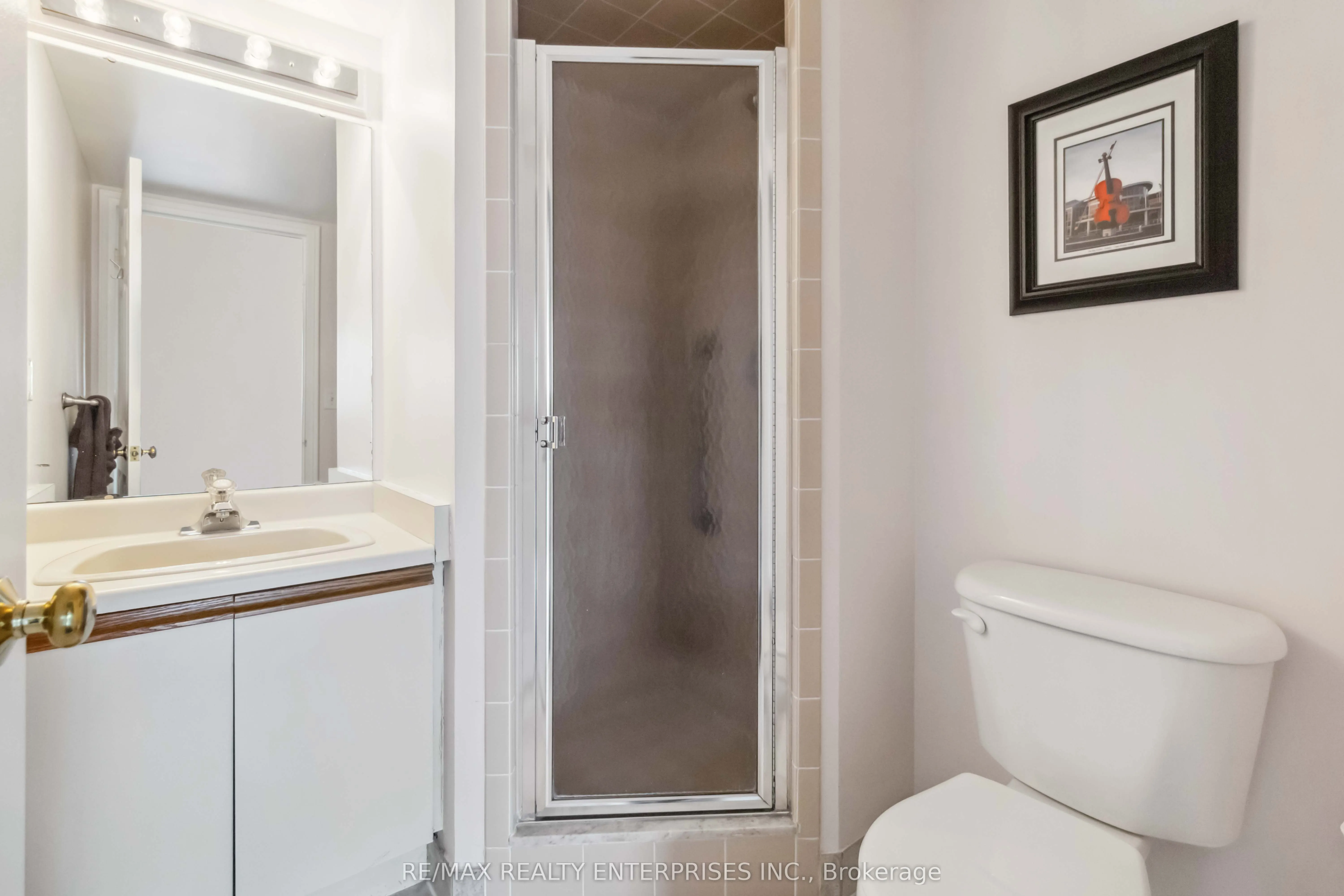 880 Dundas Street W, #202