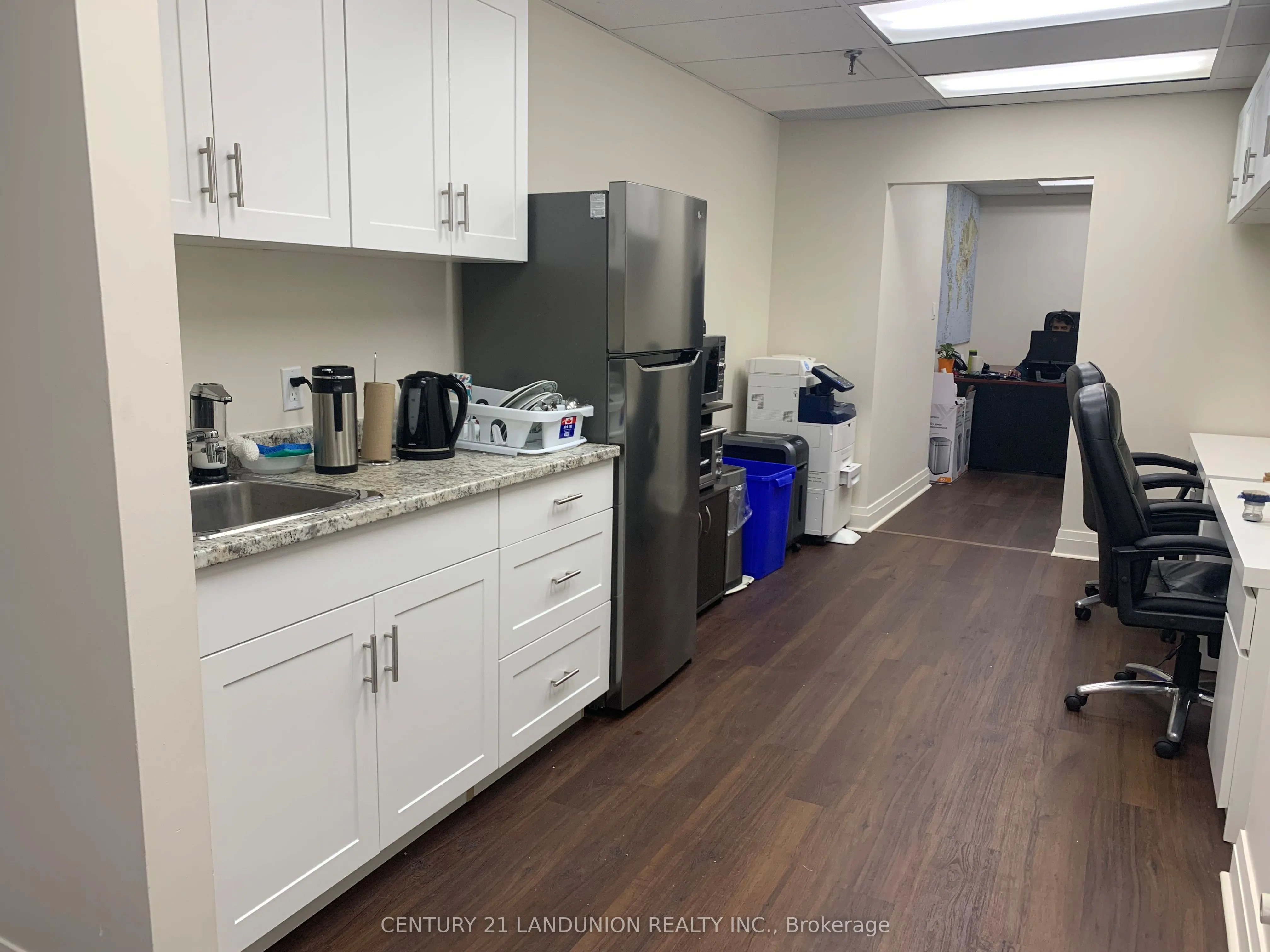 2323 Bloor Street W, #218