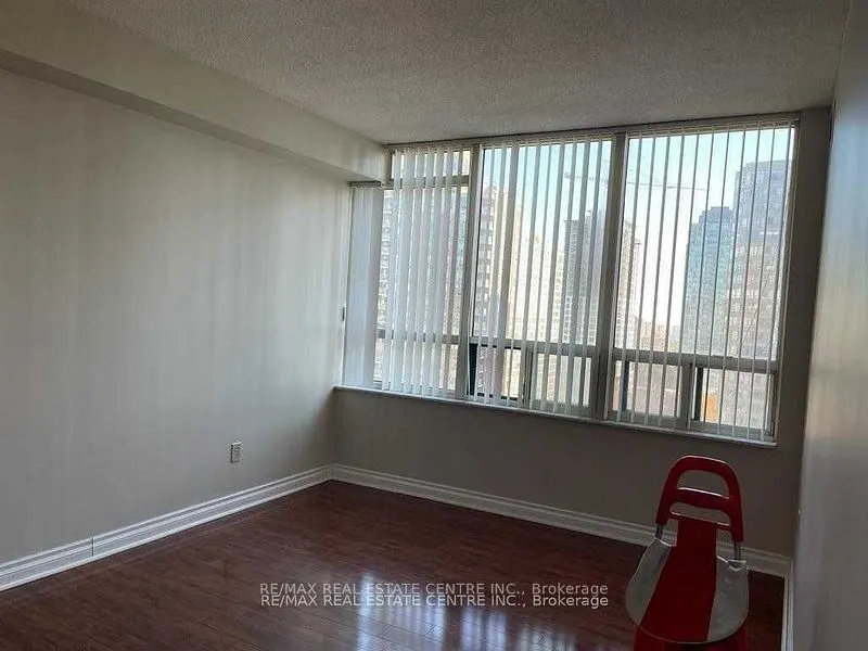 265 Enfield Place, #1403