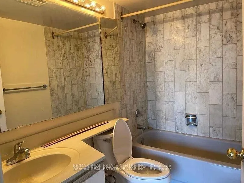 265 Enfield Place, #1403