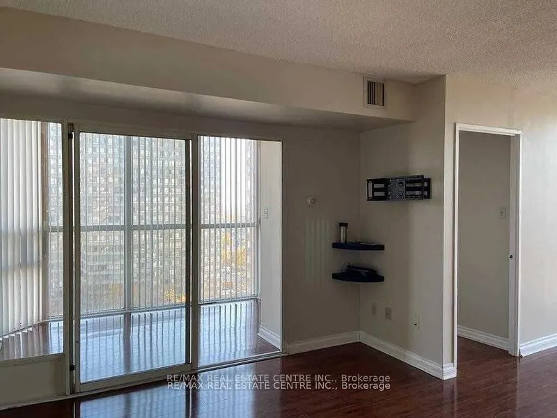 265 Enfield Place, #1403