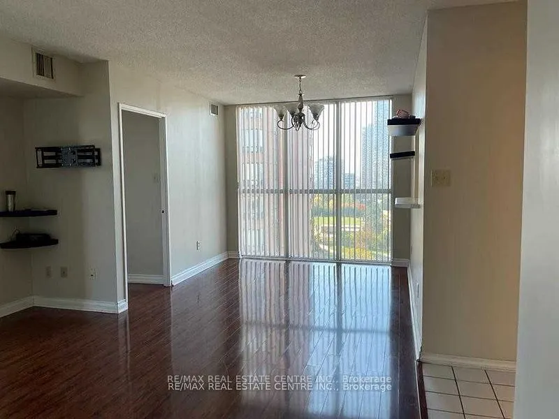 265 Enfield Place, #1403