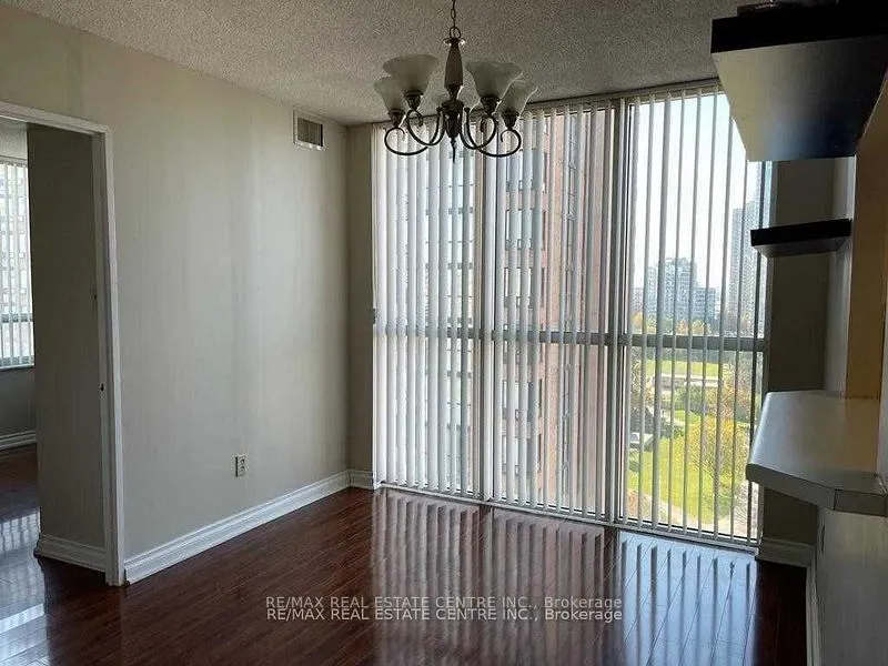 265 Enfield Place, #1403