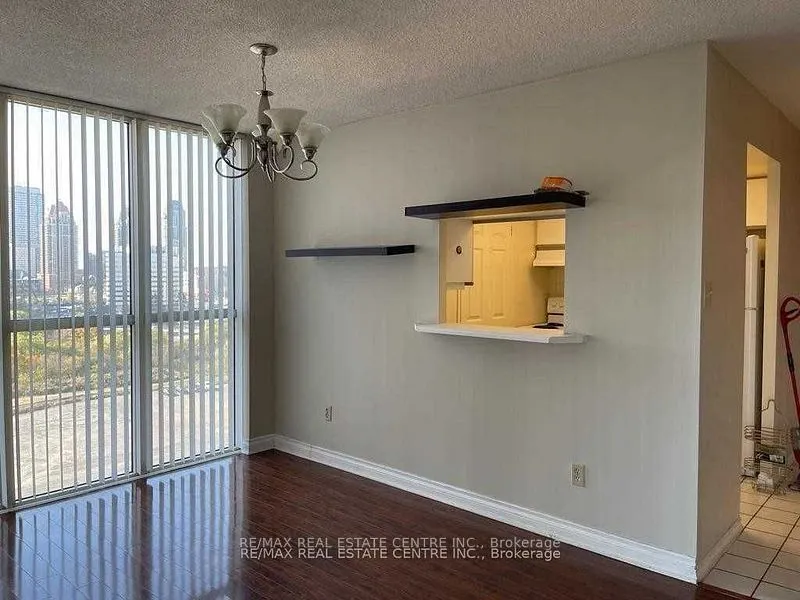 265 Enfield Place, #1403