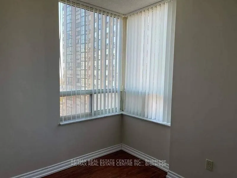 265 Enfield Place, #1403