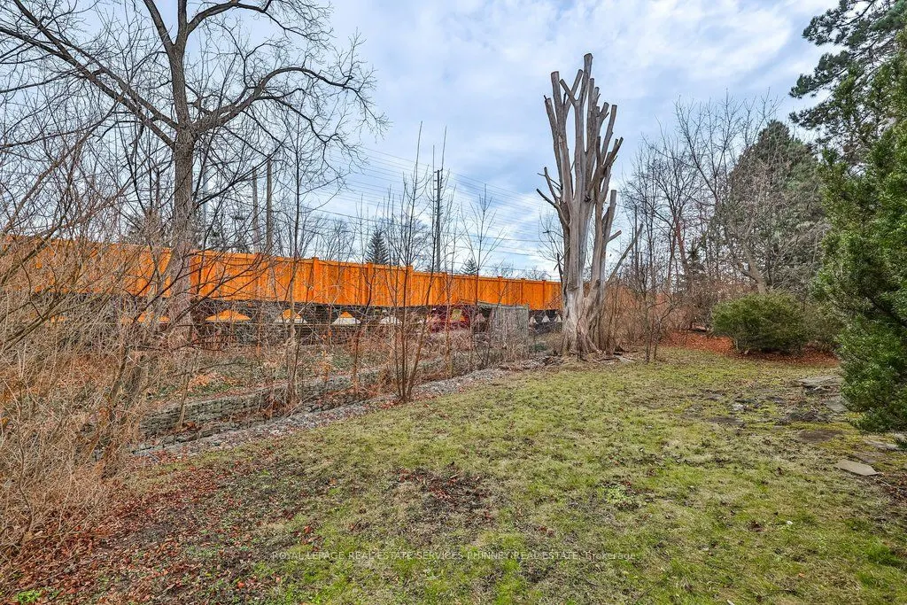 1235 Old River Road