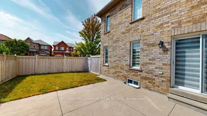 25 Trevino Crescent