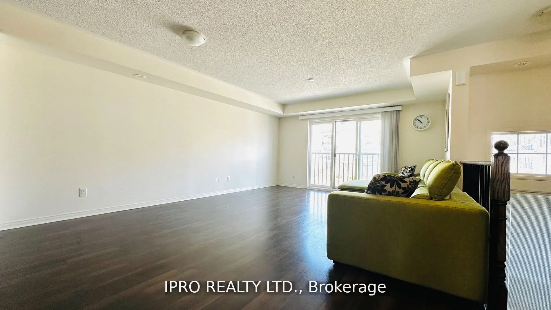 3070 Thomas Street, #4