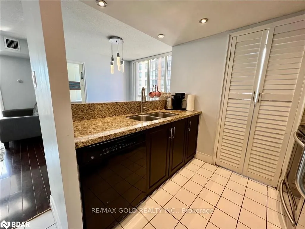 265 Enfield Place #903
