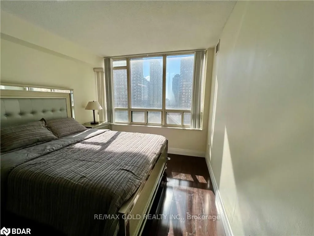265 Enfield Place #903