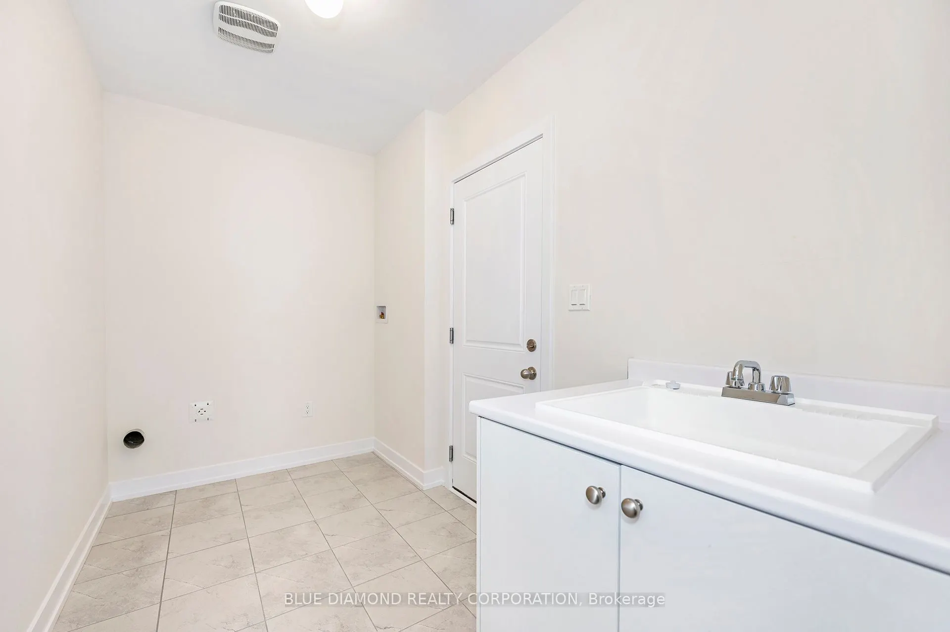 605 FULLUM LANDING