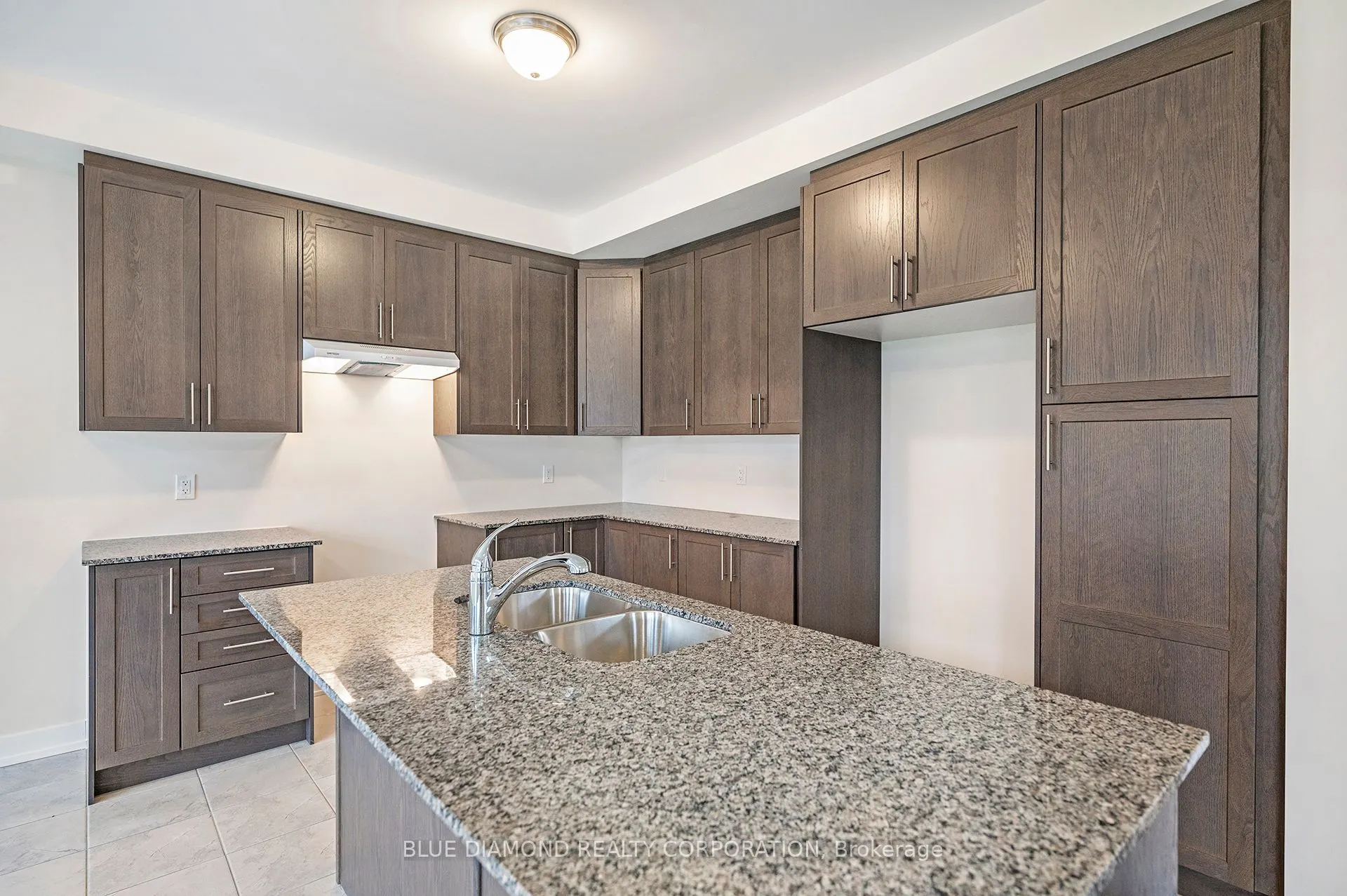605 FULLUM LANDING