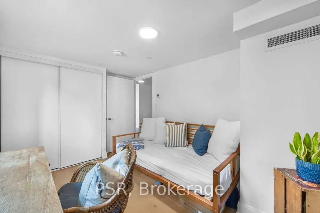 430 Roncesvalles Avenue, #105