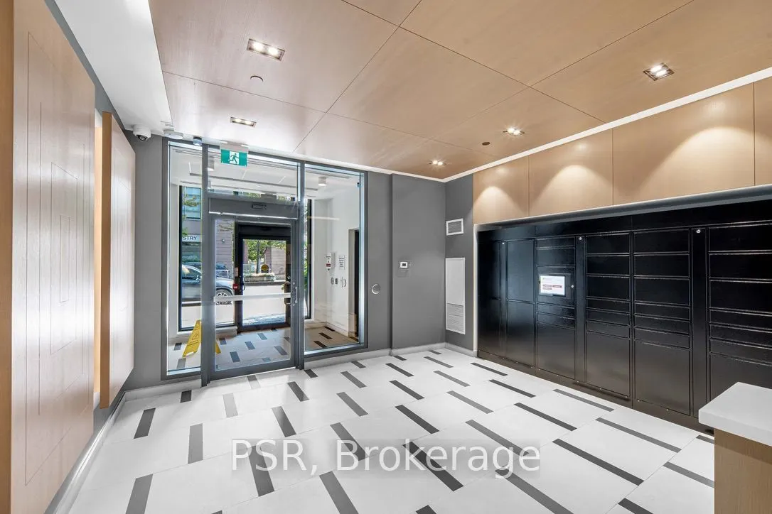 430 Roncesvalles Avenue, #105