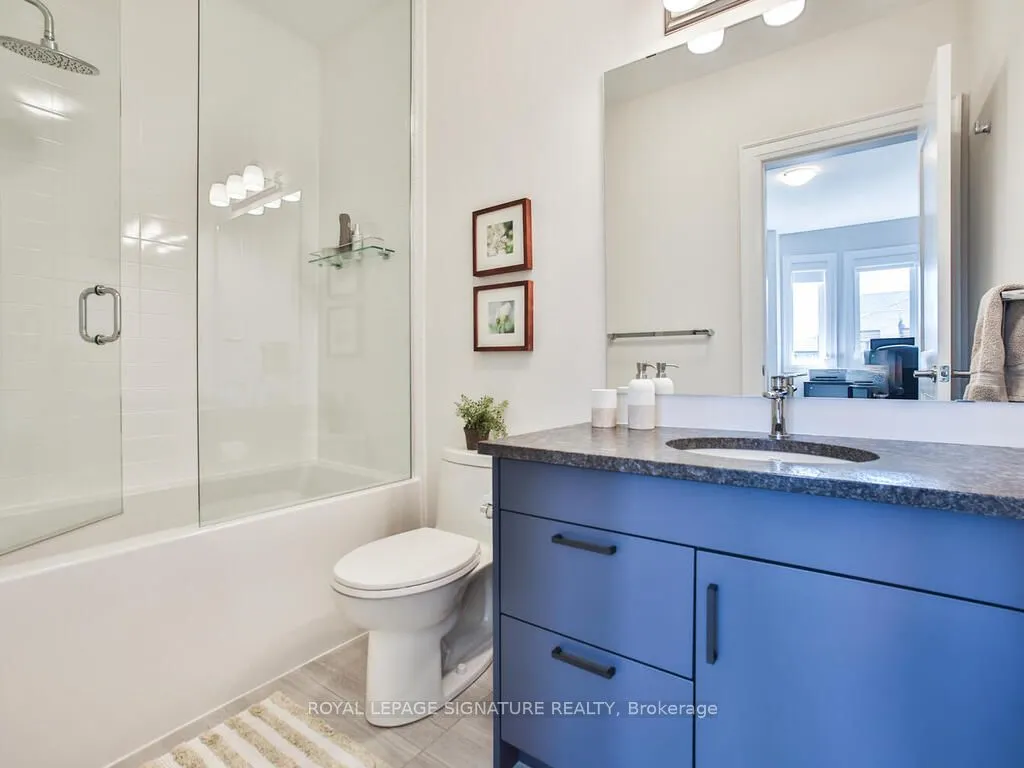 2302 Hyacinth Crescent