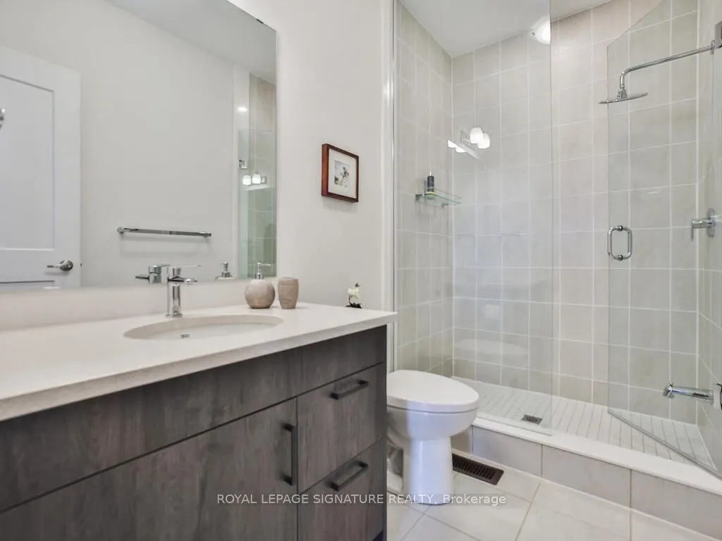 2302 Hyacinth Crescent