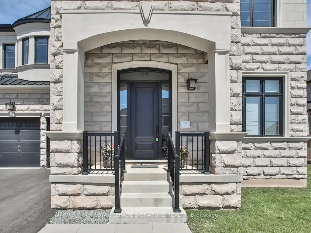 2302 Hyacinth Crescent