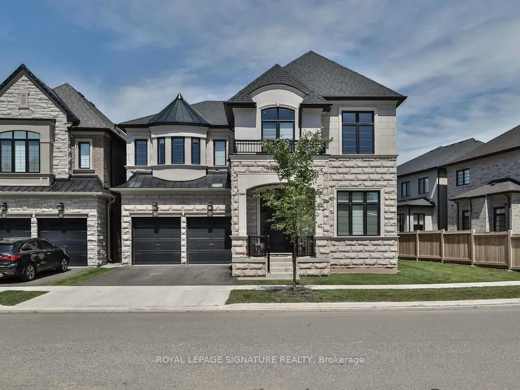 2302 Hyacinth Crescent