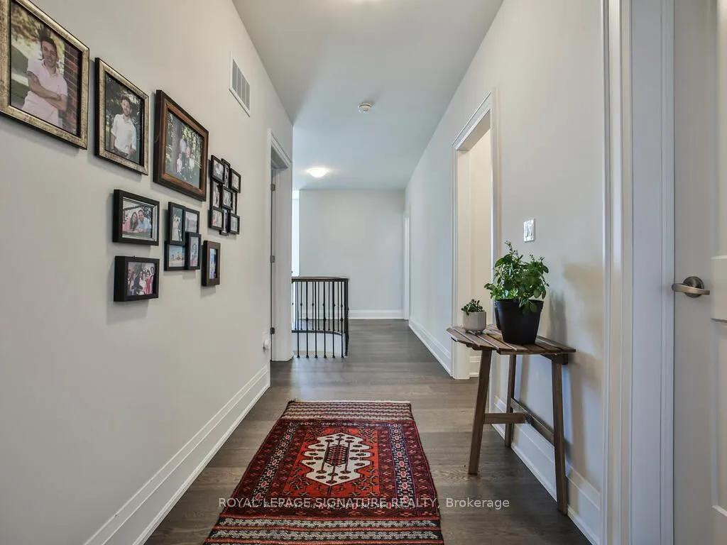 2302 Hyacinth Crescent
