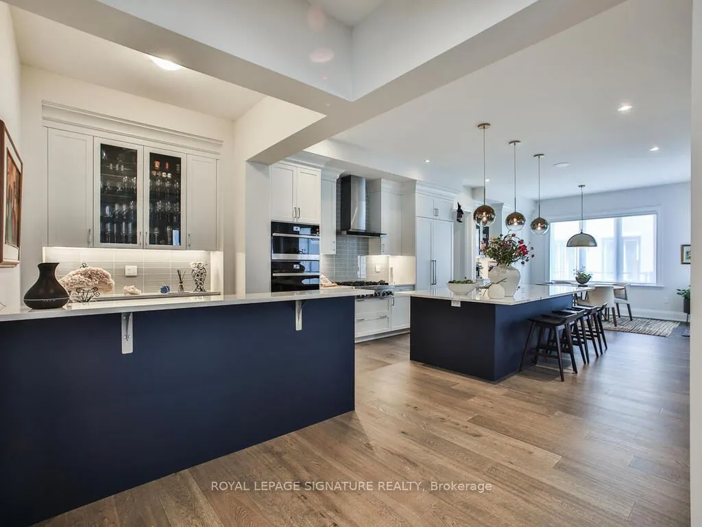 2302 Hyacinth Crescent