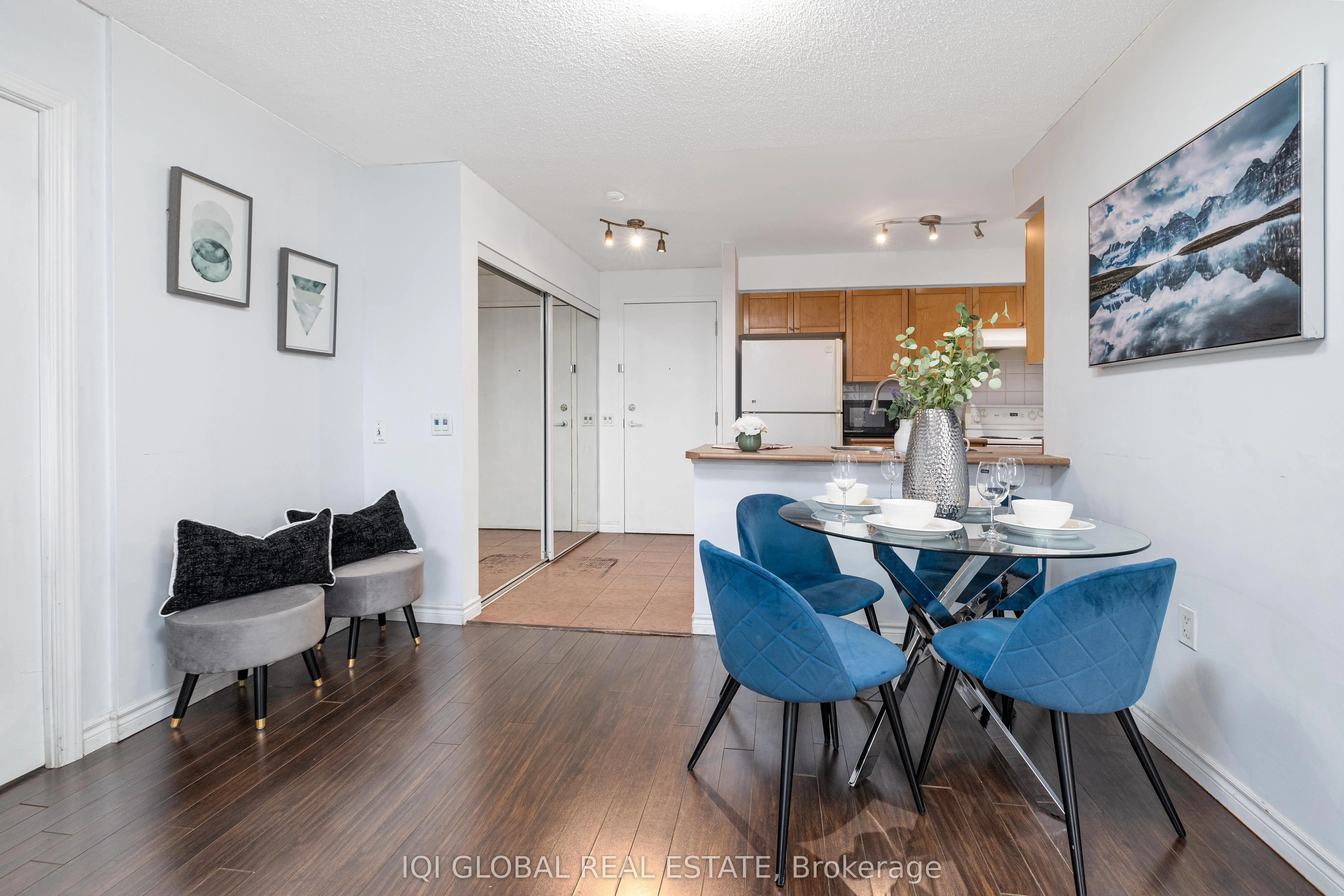 55 Strathaven Drive N, #301