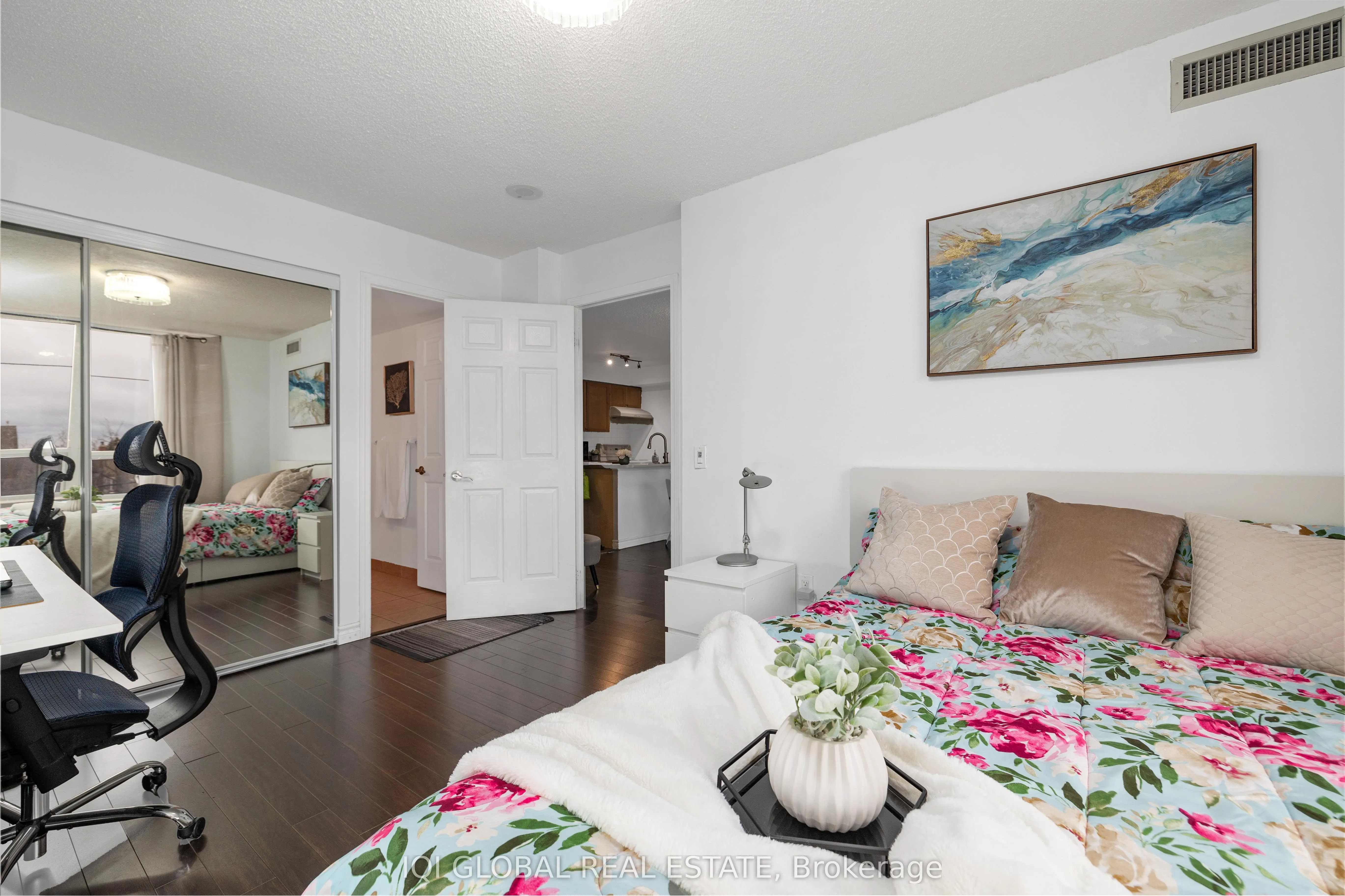 55 Strathaven Drive N, #301