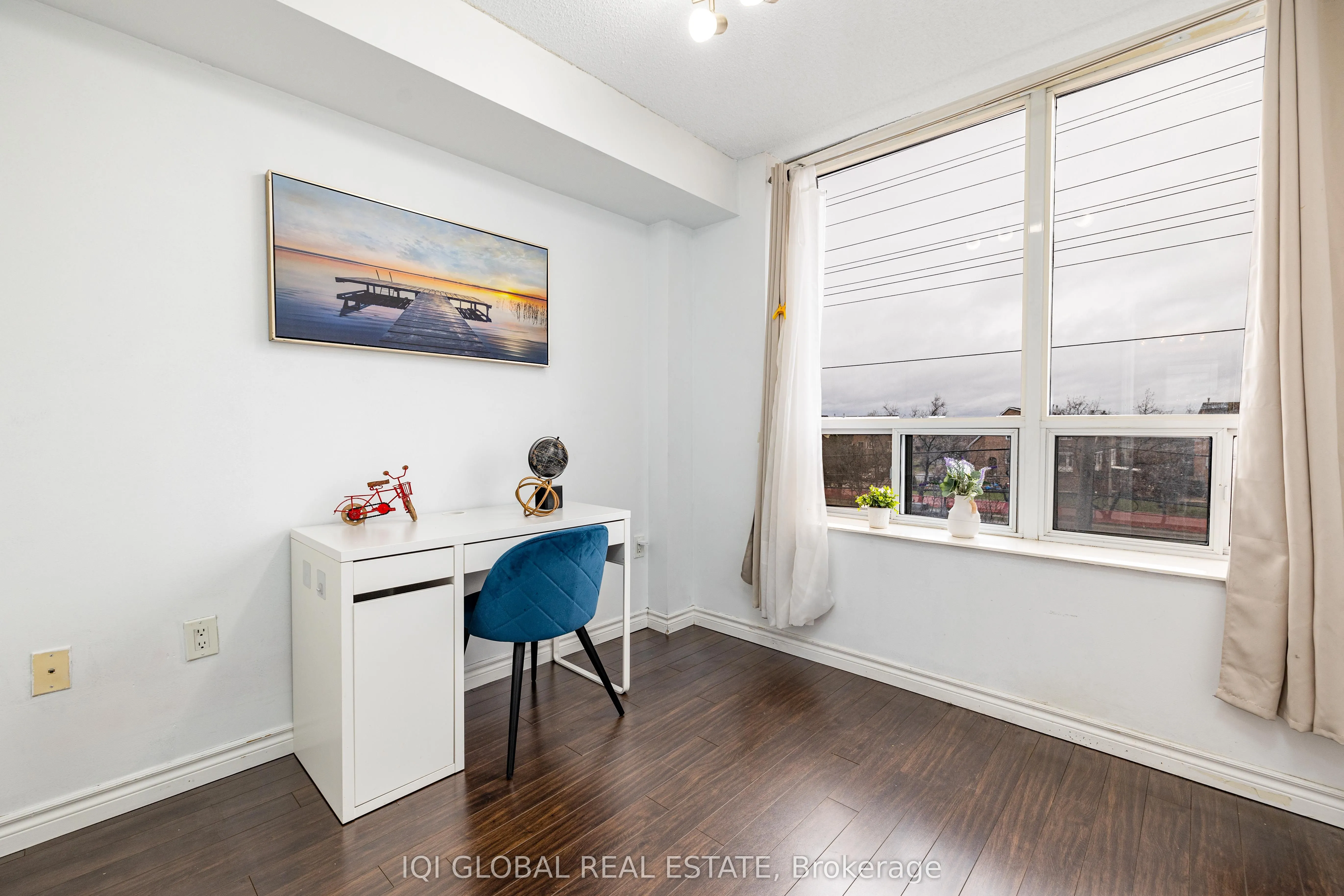 55 Strathaven Drive N, #301