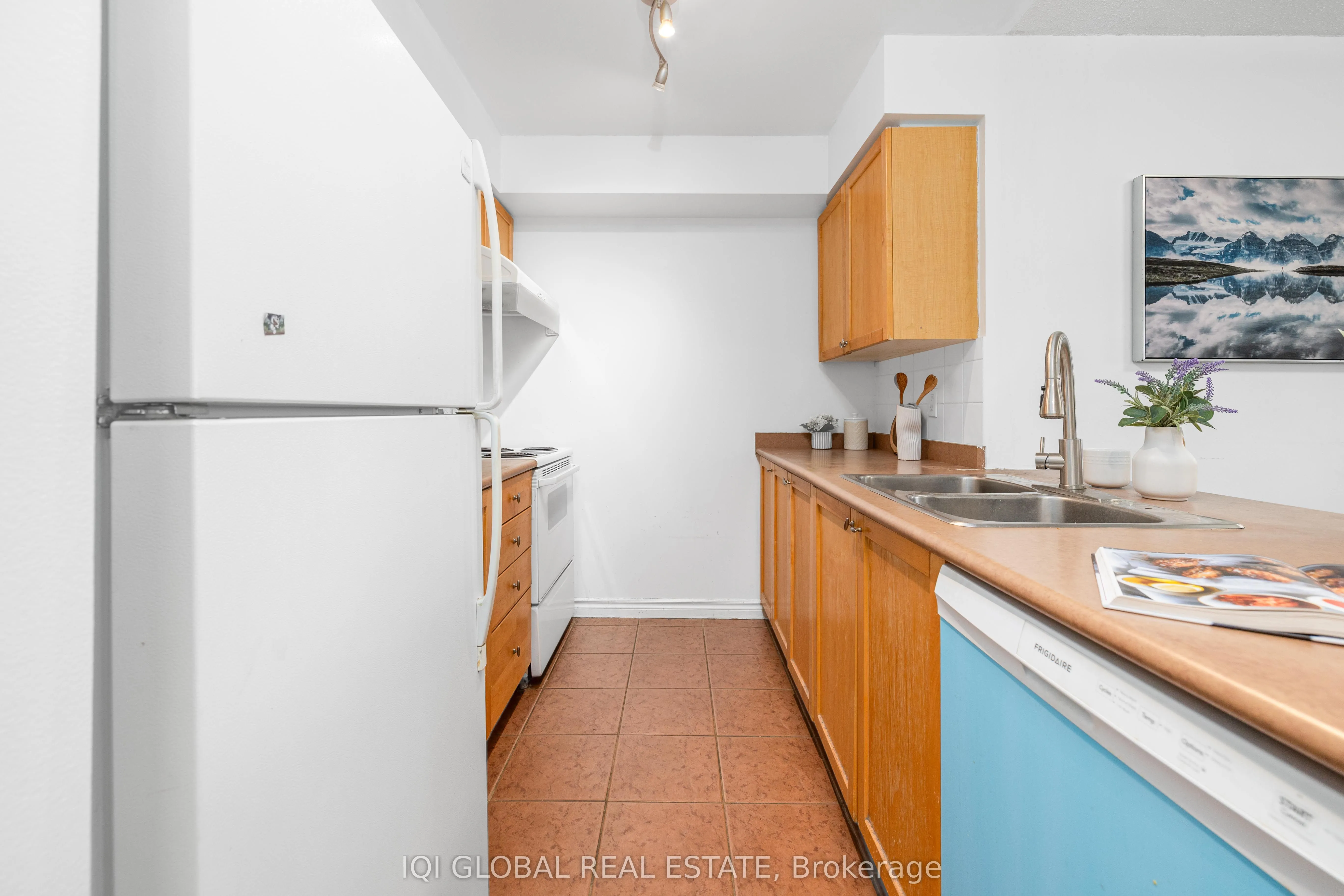 55 Strathaven Drive N, #301