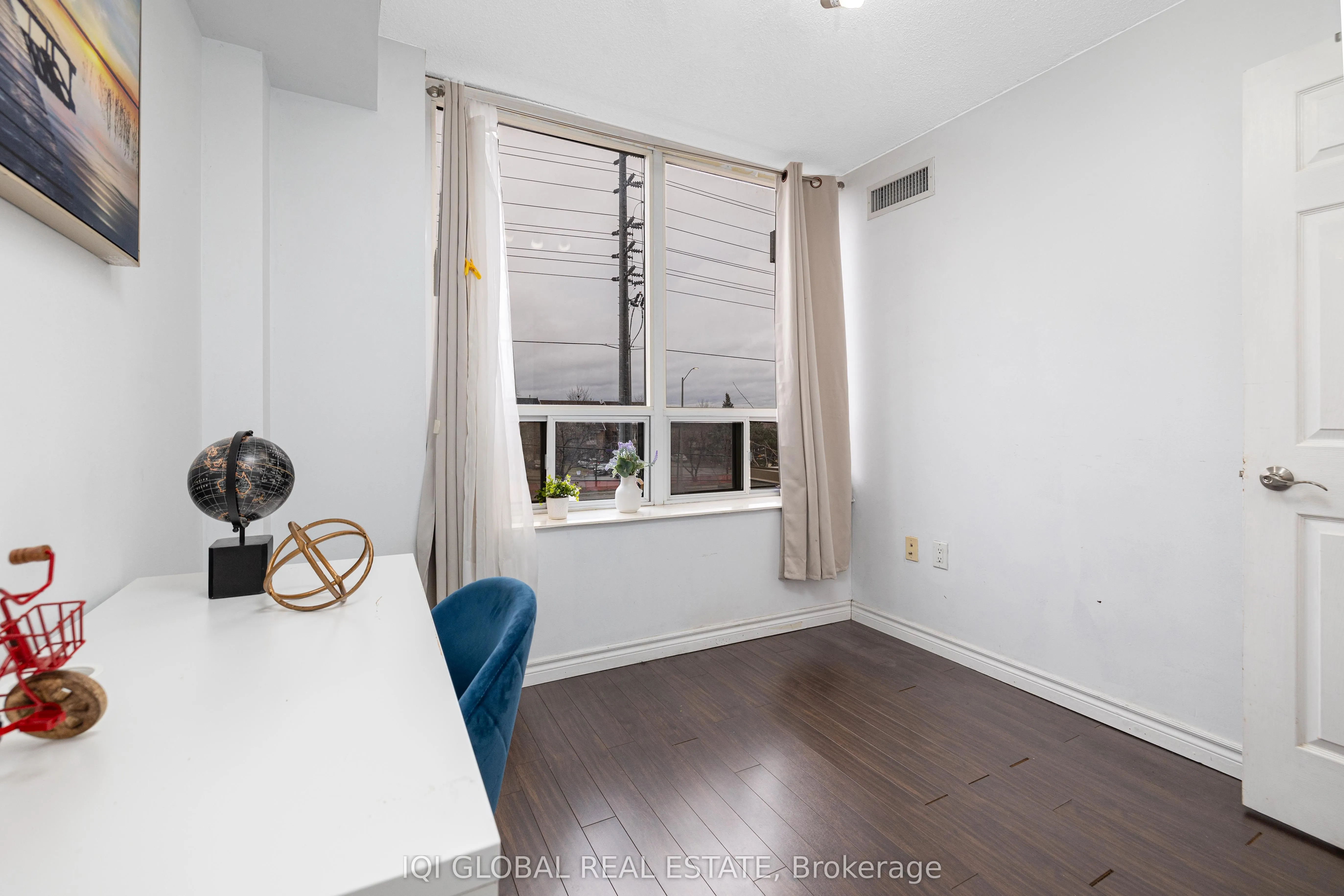 55 Strathaven Drive N, #301