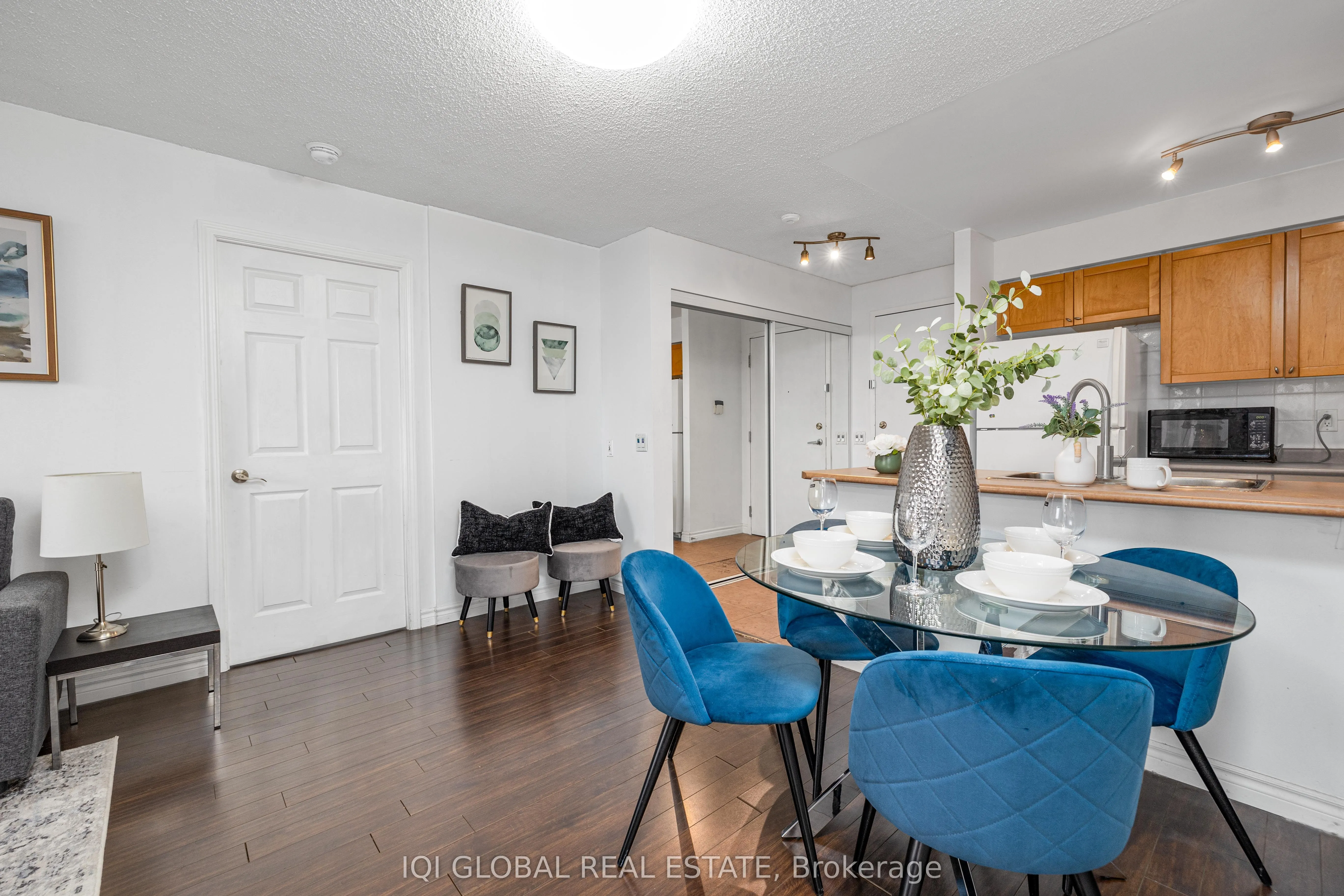55 Strathaven Drive N, #301