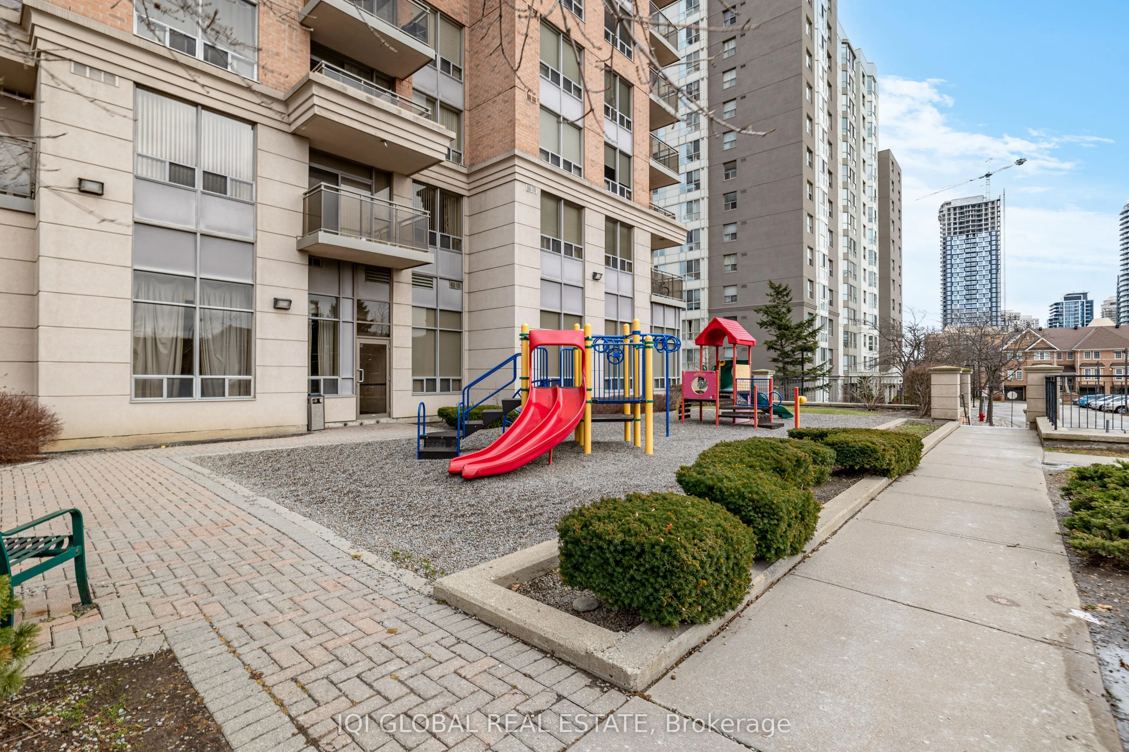 55 Strathaven Drive N, #301