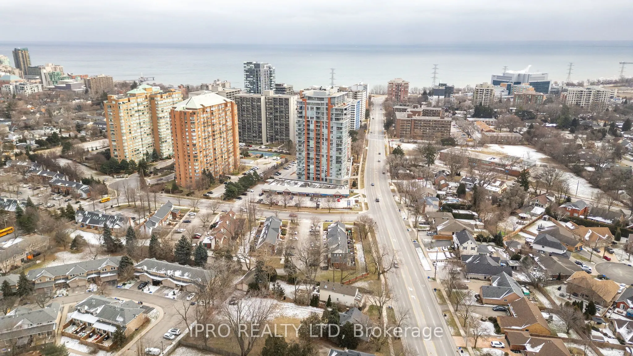 551 Maple Avenue, #814