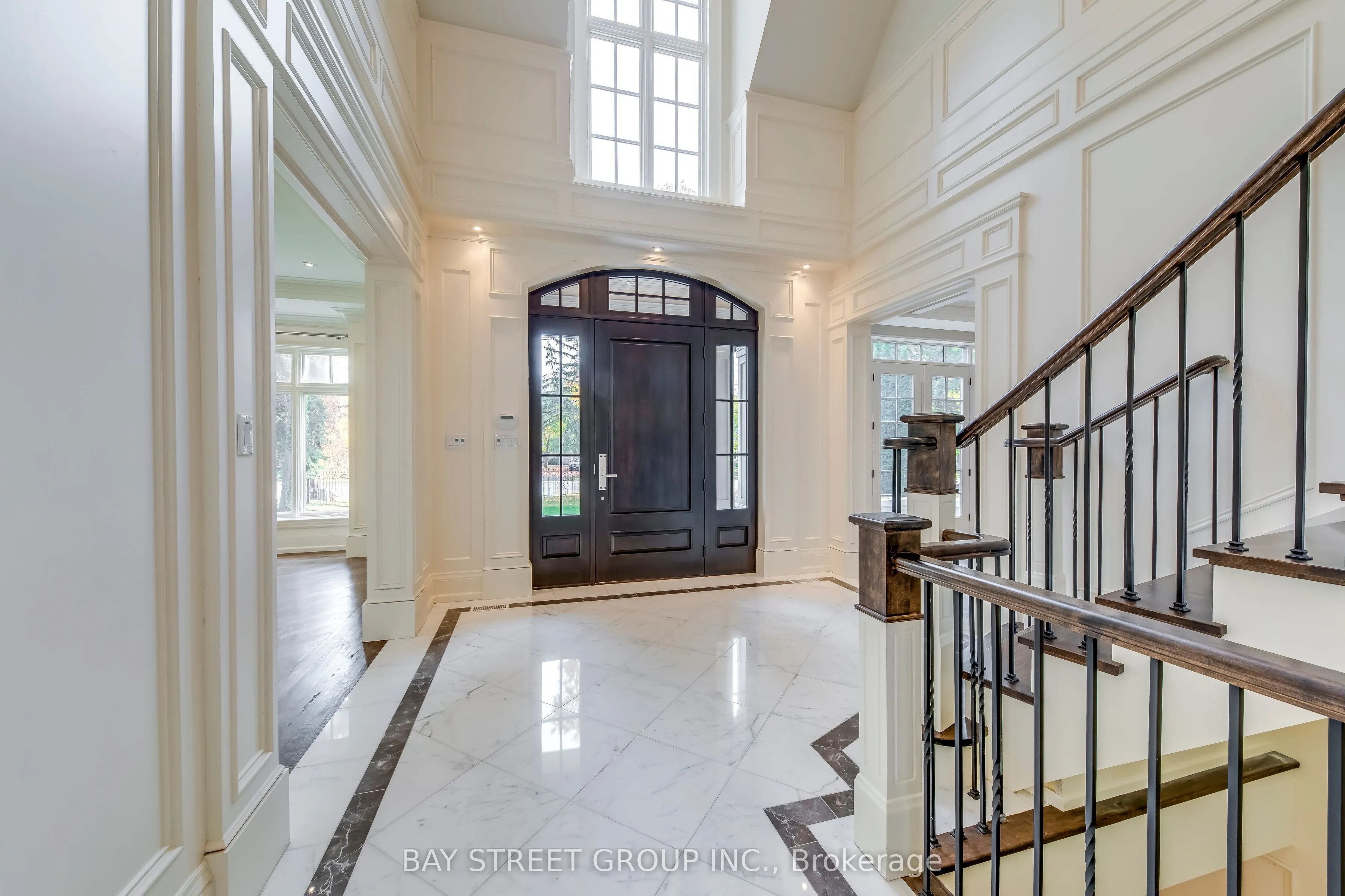 1031 Lakeshore Road W
