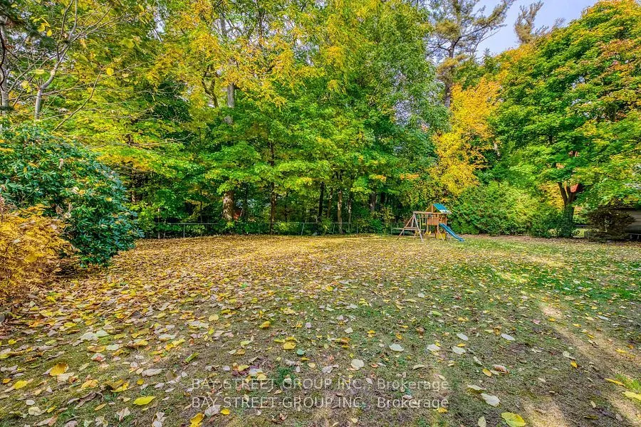 1031 Lakeshore Road W