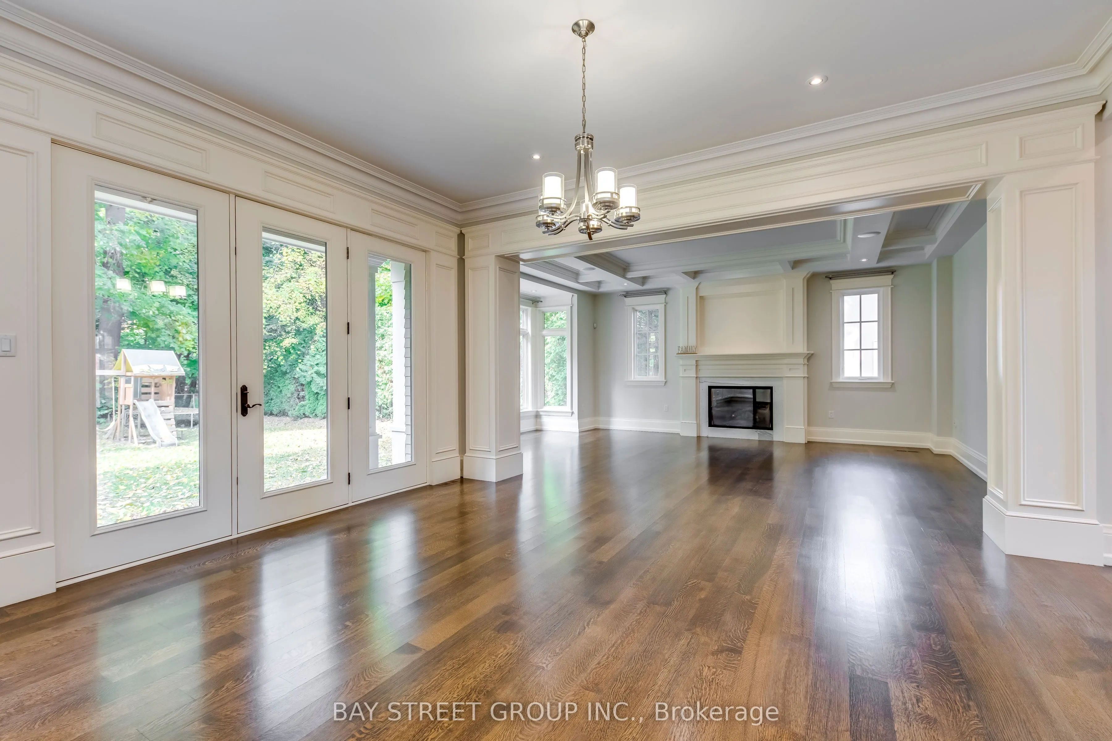1031 Lakeshore Road W