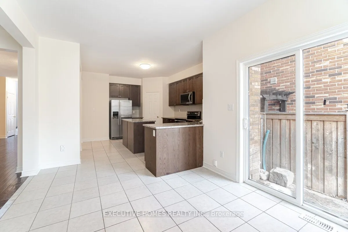 384 MICHENER Place S