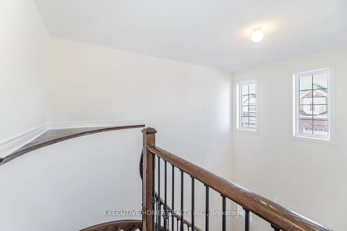 384 MICHENER Place S
