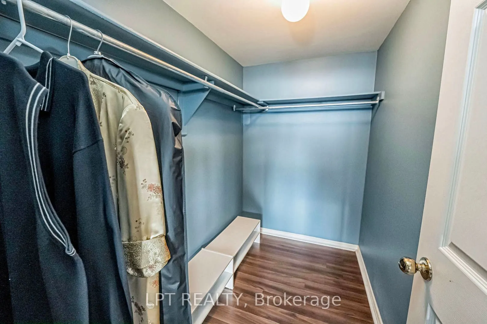320 Mill Street S, #606