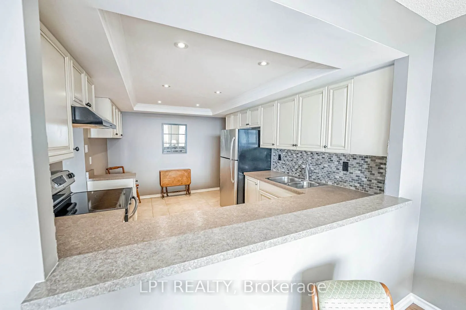 320 Mill Street S, #606